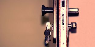 Locksmith Fairfield - cylinder lock change.