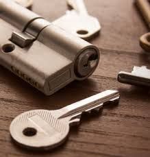 Locksmith Kensington - cylinder lock change.