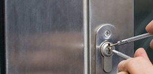 Locksmith Fazakerley have a wide range of services on offer including emergency locksmith and door unlock