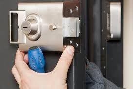 Locksmith Bootle - cylinder lock change.